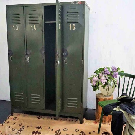 Industrieller Schrank aus Metall 60er Jahre kaufen