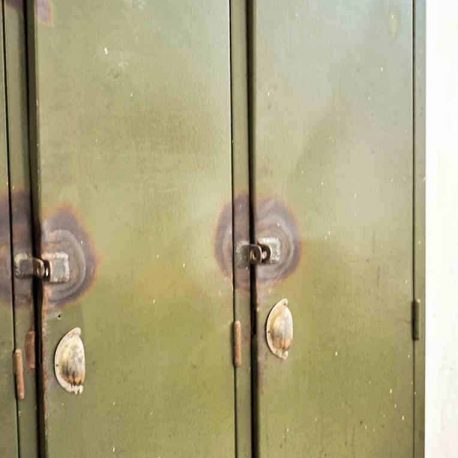 Onlineshop für vintage Industriemöbel - großer Spind