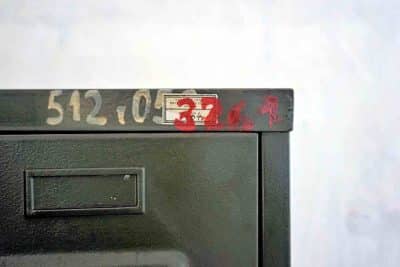 Vintage industrielle schränke als Aktenschränke