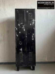 Alter Schrank Spind Spint vintage