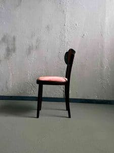 Restaurierte Stühle von Ton kaufen