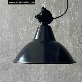 schöne schwarze fabriklampe industrielampe
