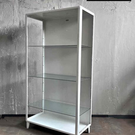 industrielles regal mit glasregale