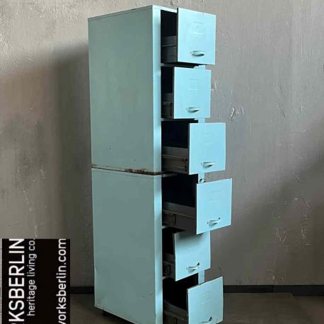 praktischer vintage aktenschrank fabrikschrank
