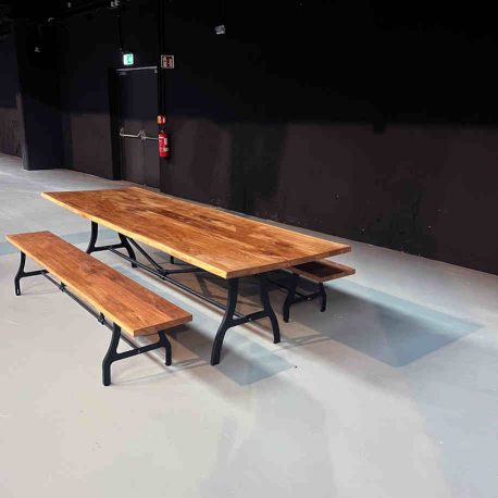 Industriemöbel Großer Baumkanten Konkferenztisch