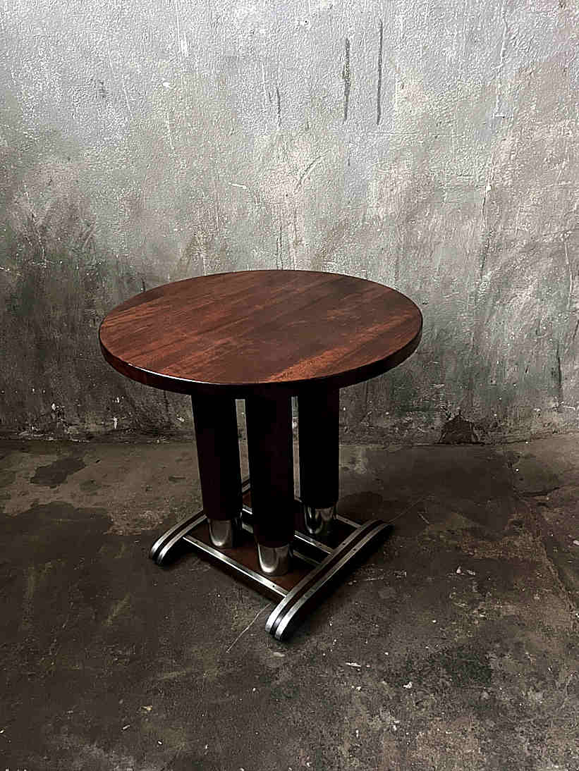 massiver Holztisch im art deco stil aus einem berliner Bistro massiver Holztisch im art deco stil aus einem berliner Bistro