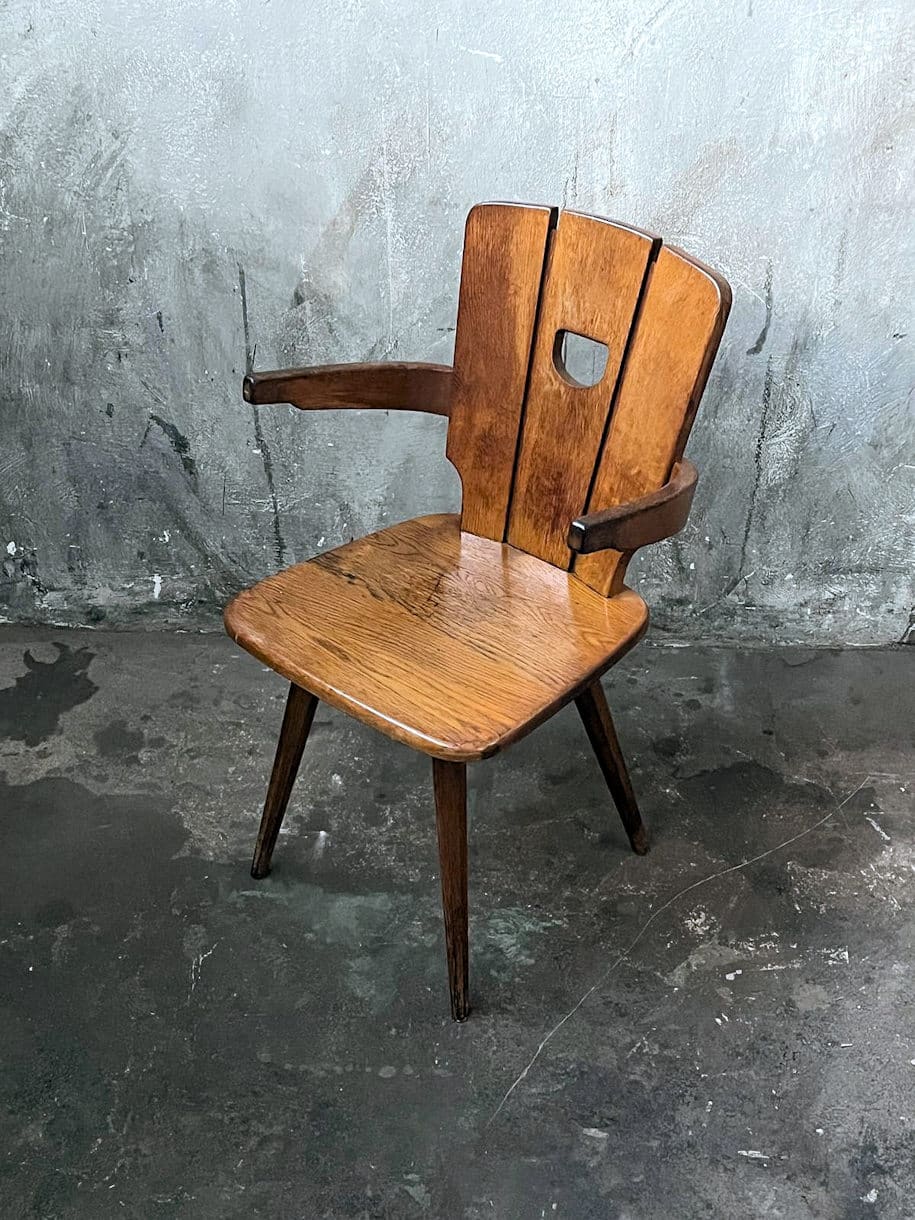 besonderer brutalistischer holzstuhl 70er jahre besonderer brutalistischer holzstuhl 70er jahre