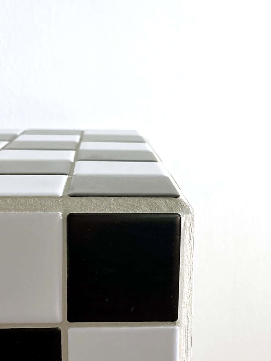 detailbild fliesenbeistelltisch nachttisch detailbild fliesenbeistelltisch nachttisch