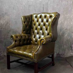 Vintage Chesterfield Leder-Ohrensessel handgefärbt