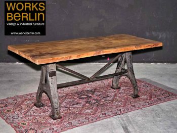 Fabriktisch aus Eiche Fabriktisch aus Eiche