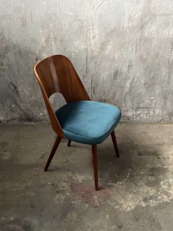 Polsterarbeiten für private und gewerbliche Kunden Polsterarbeiten für private und gewerbliche Kunden